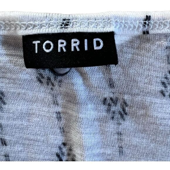 Torrid white print tank size 00 M 10 - Picture 3 of 7